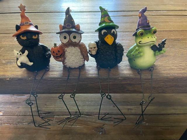 Halloween Friends Shelf Sitters - 4 Styles